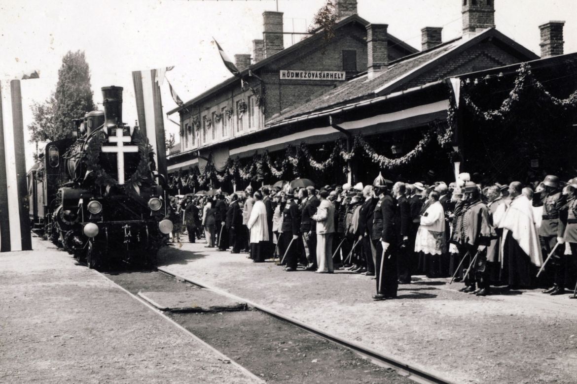 Az Aranyvonat Hódmezővásárhelyre érkezik 1938. június 27-én. Forrás: Fortepan/Jezsuita Levéltár