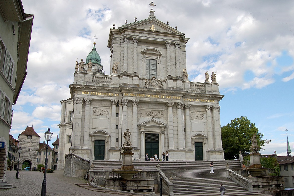 A svájci Szent Ursus katedrális, a baseli katolikus egyházmegye központja. Forrás: Wikimedia Commons