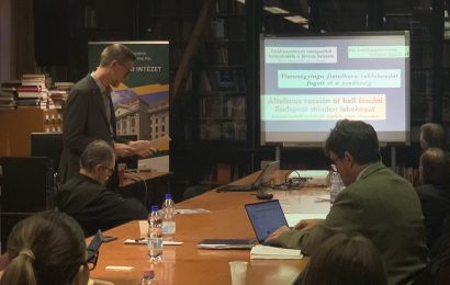 Per&eacute;nyi Roland a Magyarorsz&aacute;g az Ideiglenes Nemzetgyűl&eacute;s időszak&aacute;ban c. konferenci&aacute;n